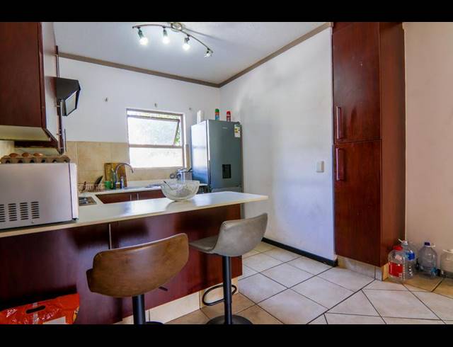 2 BEDROOM APARTMENT FOR SALE IN LONEHILL